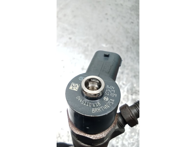 Recambio de inyector para opel corsa e color edition ecoflex referencia OEM IAM 0445110 618  BOSCH