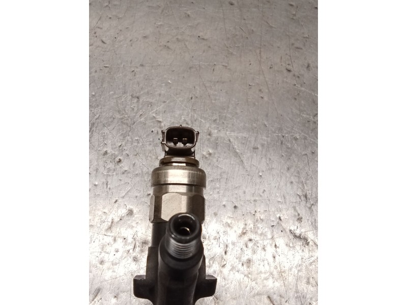 Recambio de inyector para nissan cabstar (f24m, f24w) 35.13 dci, 45.13 dci 2.5 (f24m) referencia OEM IAM 16600MB40A DENSO 06