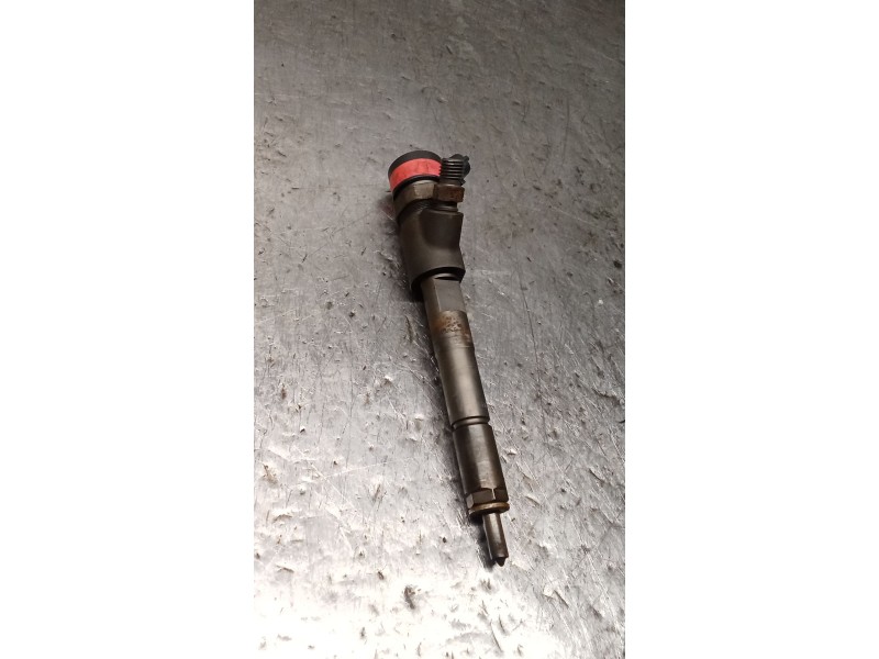 Recambio de inyector para toyota yaris (ncp1/nlp1/scp1) 1.4 turbodiesel cat referencia OEM IAM 0445110214 236700N020 BOSCH