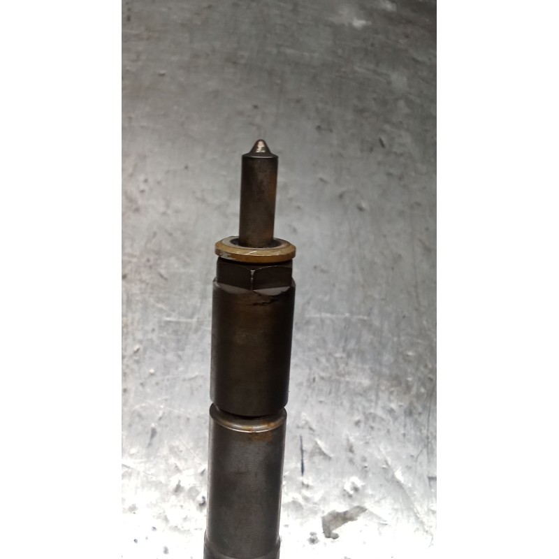 Recambio de inyector para toyota yaris (ncp1/nlp1/scp1) 1.4 turbodiesel cat referencia OEM IAM 0445110214 236700N020 BOSCH