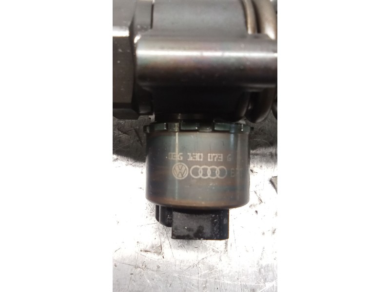 Recambio de inyector para seat leon (1p1) 2.0 tdi 16v referencia OEM IAM 03G130073G 0414720404 BOSCH 05