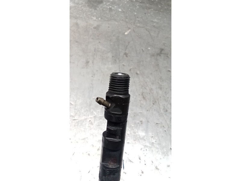 Recambio de inyector para kia carnival ii (gq) 2.9 crdi referencia OEM IAM 338004X500 EJBR02301Z DELPHI