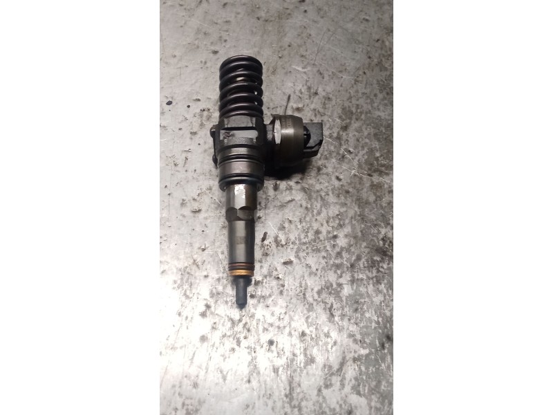 Recambio de inyector para skoda octavia ii (1z3) 1.9 tdi referencia OEM IAM 038130073AG 0414720215 BOSCH