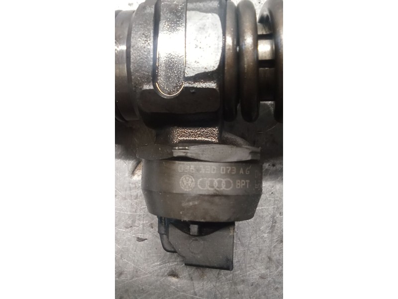 Recambio de inyector para skoda octavia ii (1z3) 1.9 tdi referencia OEM IAM 038130073AG 0414720215 BOSCH