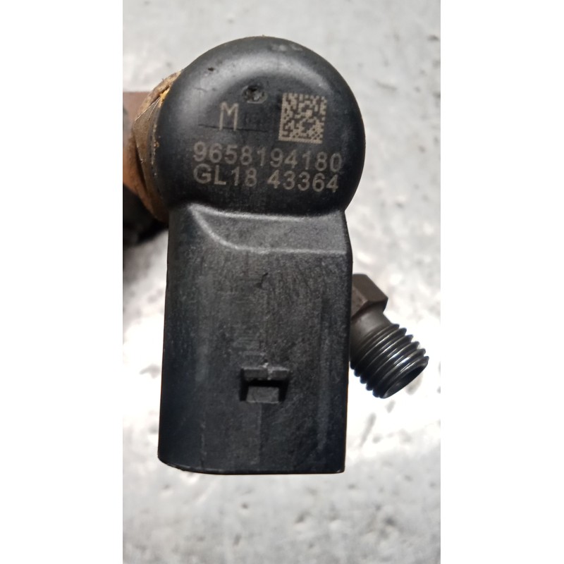Recambio de inyector para citroën c4 picasso i monospace (ud_) 2.0 hdi 138 referencia OEM IAM 9658194180  SIEMENS