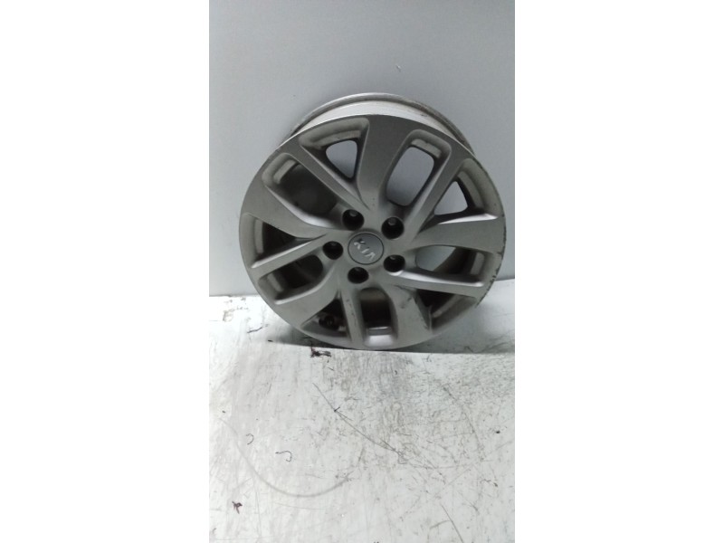 Recambio de juego llantas para kia carens 1.6 lx referencia OEM IAM 5J16  