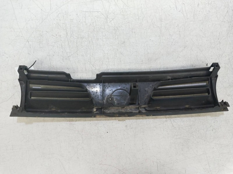 Recambio de rejilla delantera para nissan primera berl./familiar (p10/w10) 1.6 16v cat referencia OEM IAM   
