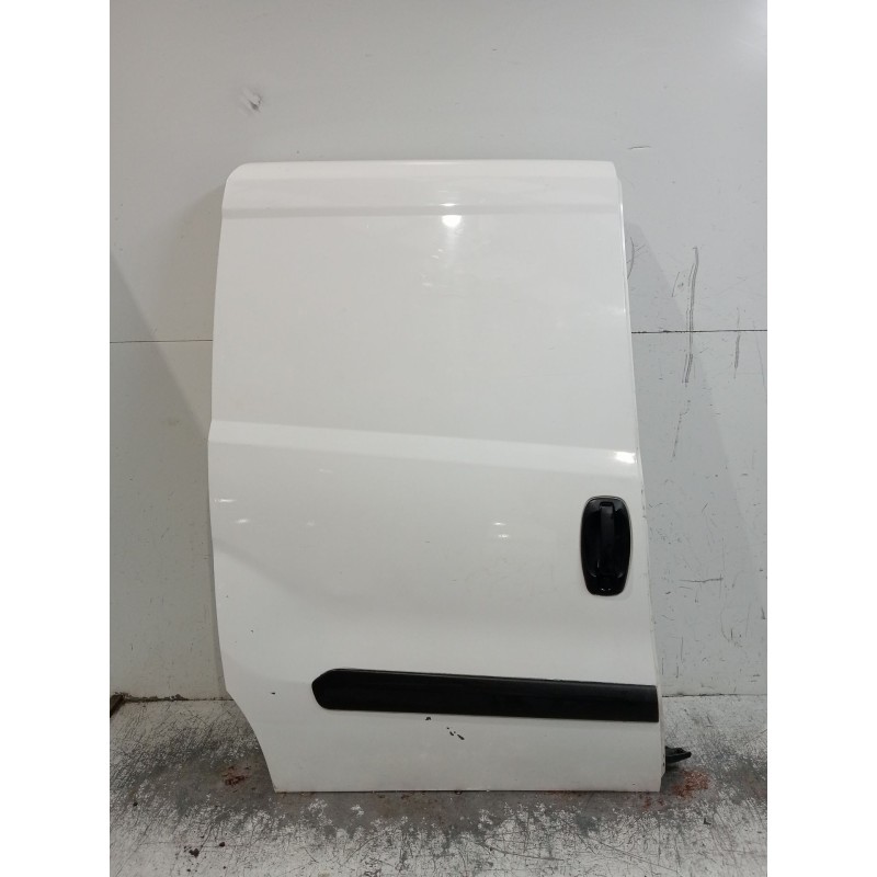 Recambio de puerta lateral corredera derecha para fiat doblo cargo (263_) 1.3 d multijet referencia OEM IAM   4P