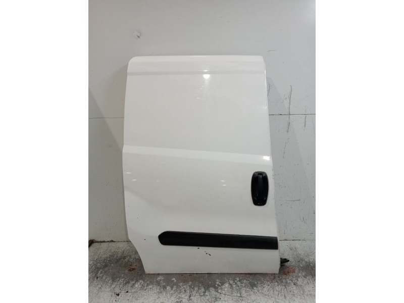 Recambio de puerta lateral corredera derecha para fiat doblo cargo (263_) 1.3 d multijet referencia OEM IAM   4P