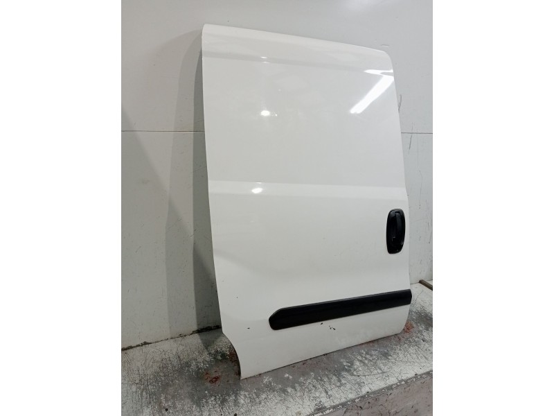 Recambio de puerta lateral corredera derecha para fiat doblo cargo (263_) 1.3 d multijet referencia OEM IAM   4P