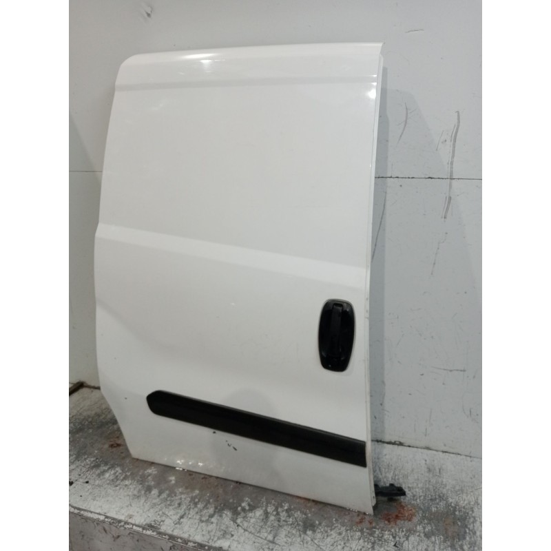 Recambio de puerta lateral corredera derecha para fiat doblo cargo (263_) 1.3 d multijet referencia OEM IAM   4P
