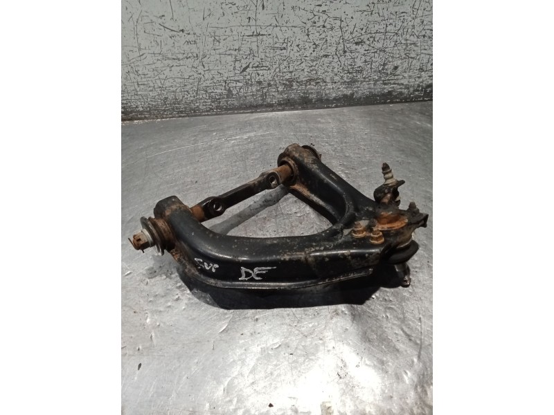Recambio de brazo suspension superior delantero derecho para daihatsu feroza 1.6 referencia OEM IAM   88