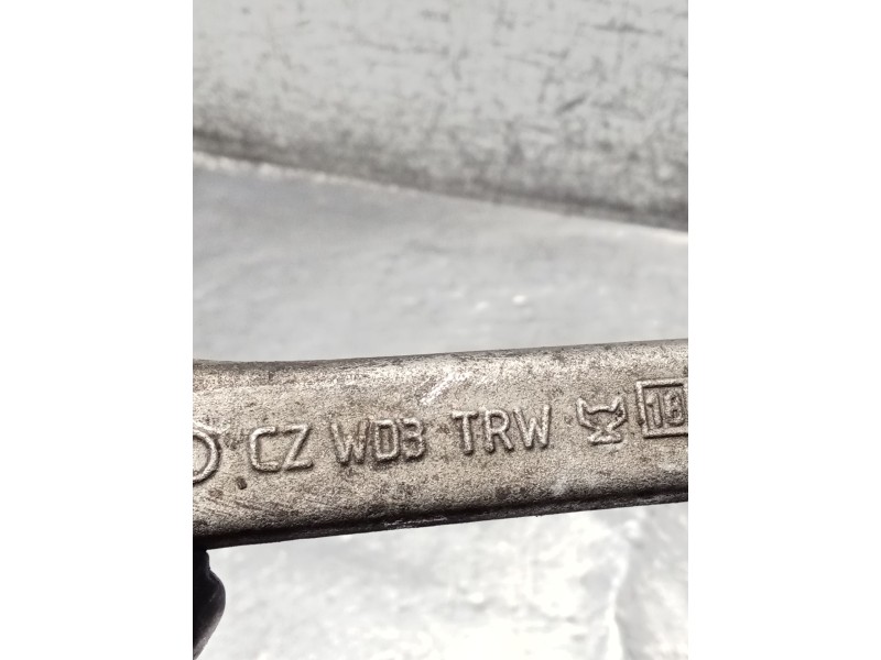 Recambio de brazo suspension superior delantero izquierdo para audi a4 b6 (8e2) 2.5 tdi referencia OEM IAM CZWDSTRW 01 ANTERIOR