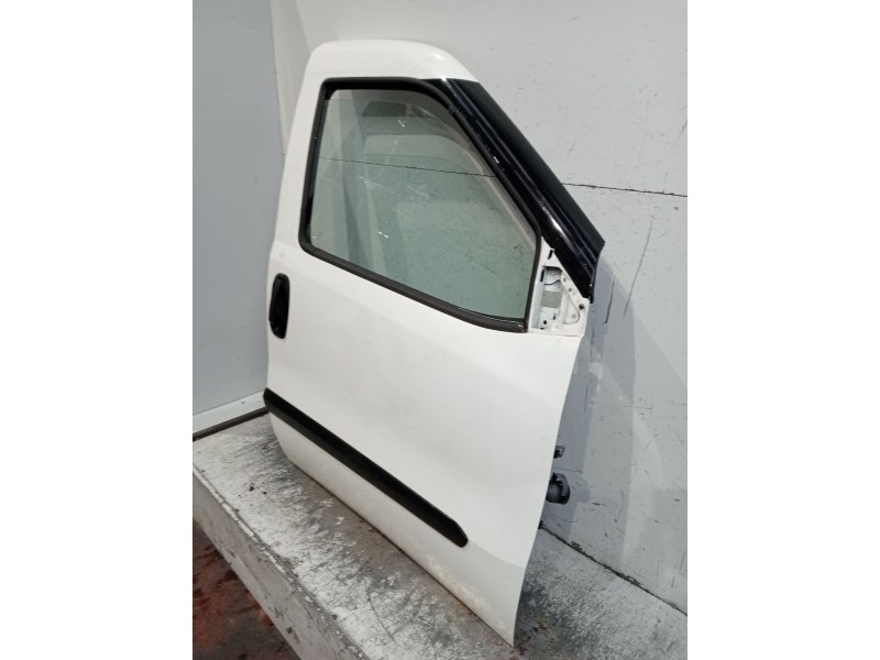 Recambio de puerta delantera derecha para fiat doblo cargo (263_) 1.3 d multijet referencia OEM IAM   4P