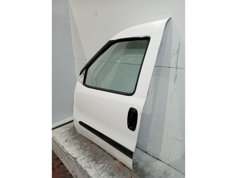 Recambio de puerta delantera izquierda para fiat doblo cargo (263_) 1.3 d multijet referencia OEM IAM   4P
