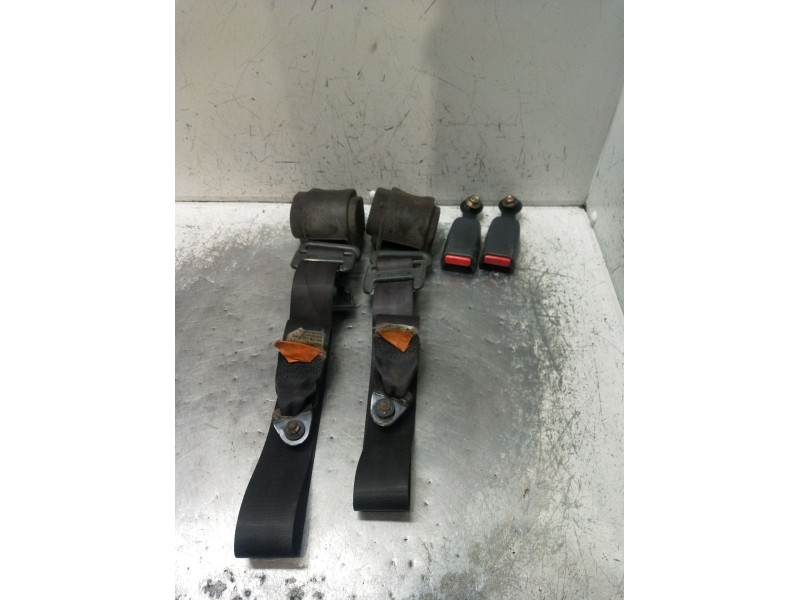 Recambio de juego cinturones trasero para daihatsu feroza 1.6 referencia OEM IAM  3P 1988