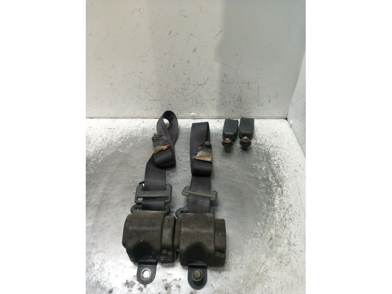 Recambio de juego cinturones trasero para daihatsu feroza 1.6 referencia OEM IAM  3P 1988