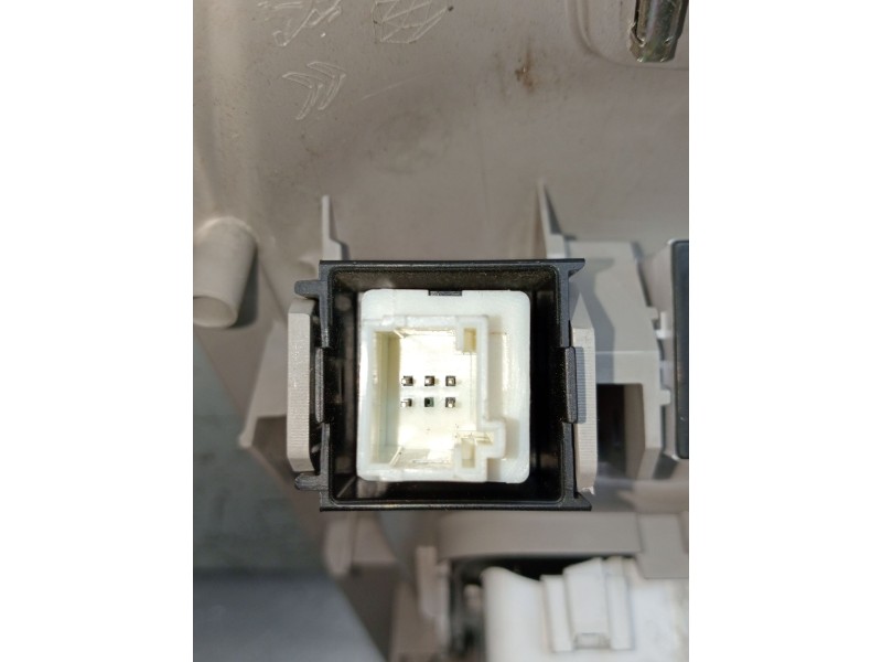 Recambio de luz interior para citroën c5 aircross (ac_, aj_, ar_, a4_) 1.5 bluehdi 130 (acyhzj, acyhzr) referencia OEM IAM 98145
