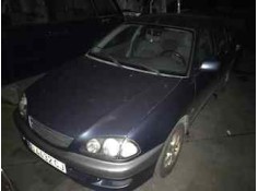 toyota avensis berlina (t 22) del año 2000