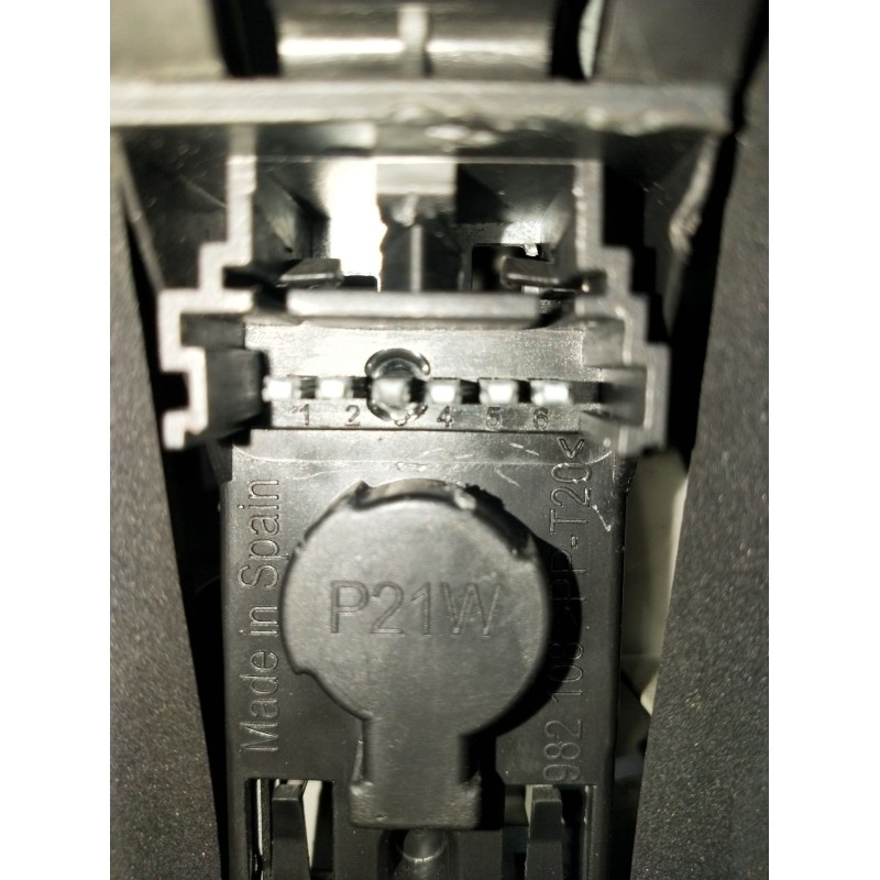 Recambio de piloto trasero izquierdo para renault megane ii station wagon (km0/1_) 1.9 dci referencia OEM IAM   