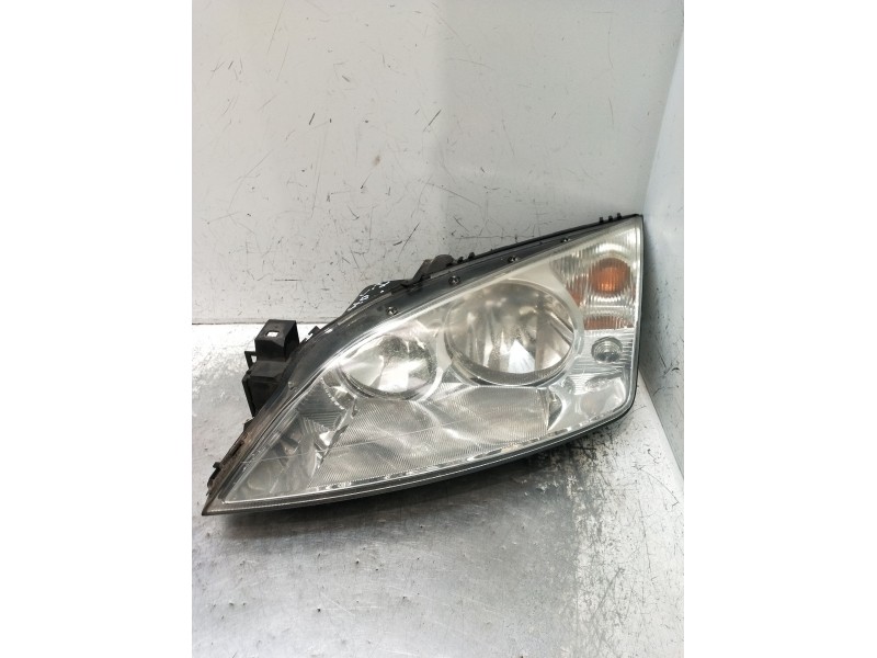 Recambio de faro izquierdo para ford mondeo iii sedán (b4y) 2.0 tdci referencia OEM IAM   
