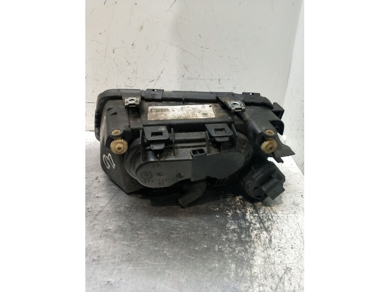 Recambio de faro derecho para audi a3 (8l1) 1.9 tdi referencia OEM IAM 1EF96303020 8L0941030A 