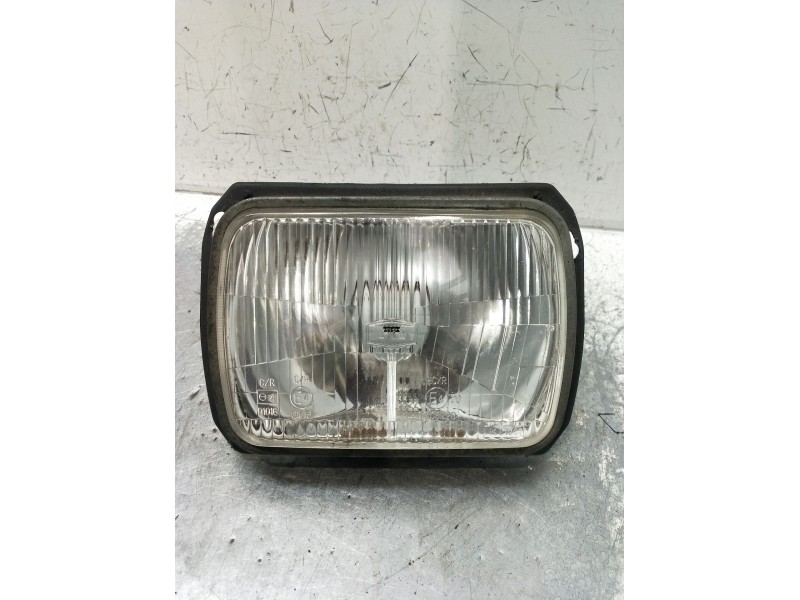 Recambio de faro izquierdo para daihatsu feroza 1.6 referencia OEM IAM   1988
