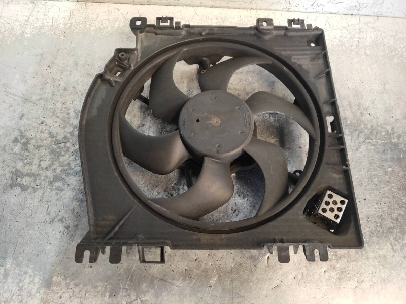 Recambio de electroventilador para renault clio iii 1.4 16v referencia OEM IAM 8200525991 1831441000 1831442016 1831717016