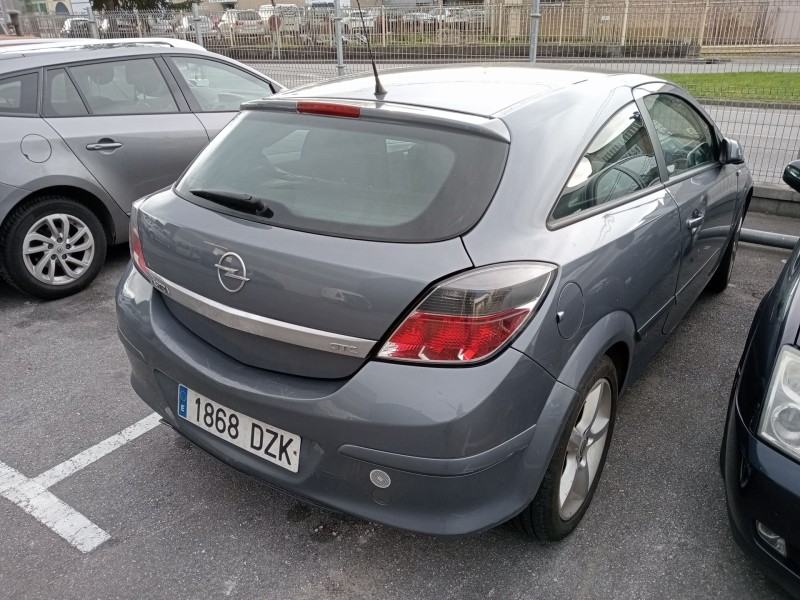 opel astra h gtc (a04) del año 2006