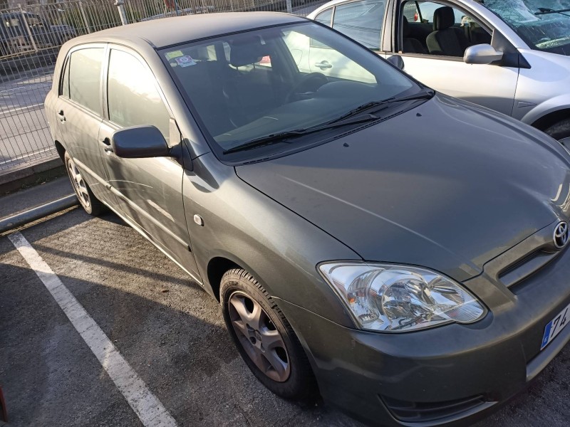 toyota corolla familiar (e12) del año 2005