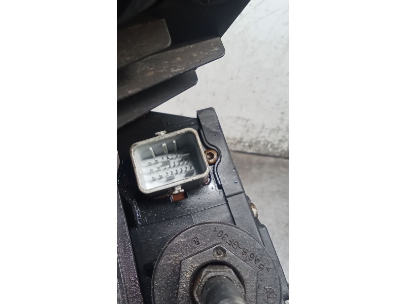 Recambio de freno de mano electrico para renault grand scénic ii (jm0/1_) 1.9 dci (jm14) referencia OEM IAM 8200522628A  