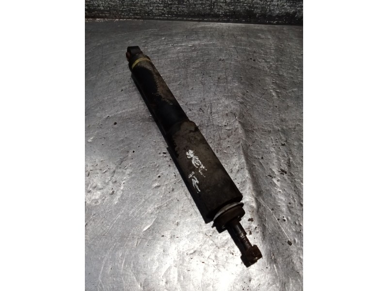 Recambio de amortiguador delantero izquierdo para daihatsu feroza 1.6 referencia OEM IAM   88