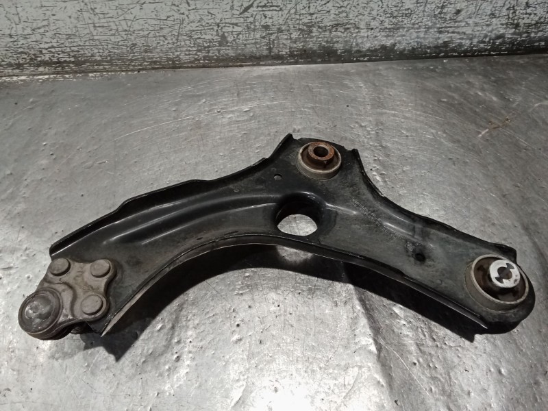 Recambio de brazo suspension inferior delantero derecho para renault clio v referencia OEM IAM   19