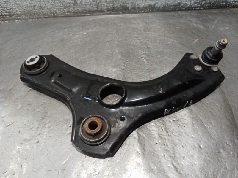Recambio de brazo suspension inferior delantero izquierdo para renault clio v referencia OEM IAM   19