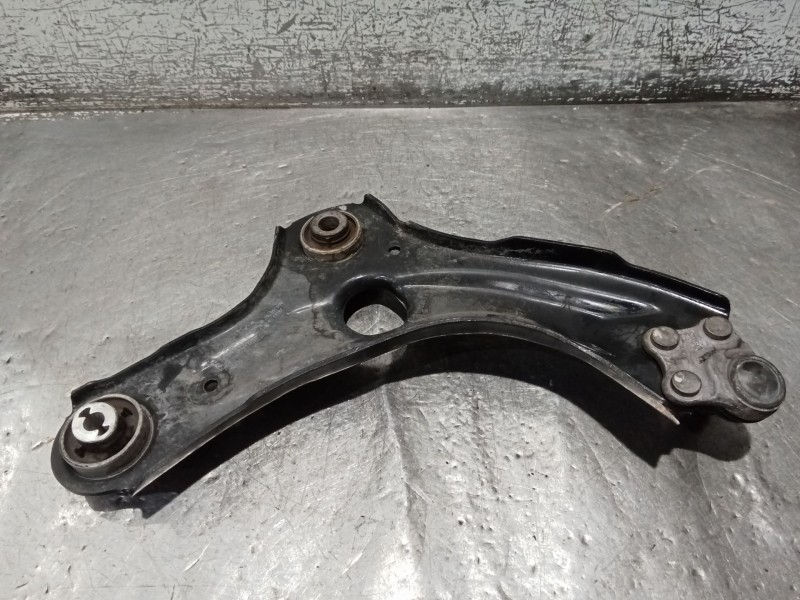Recambio de brazo suspension inferior delantero izquierdo para renault clio v referencia OEM IAM   19