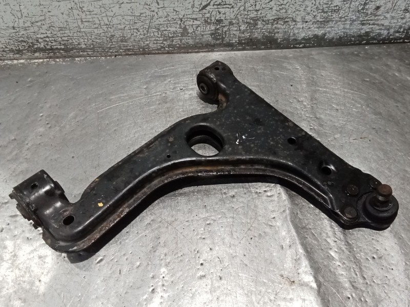 Recambio de brazo suspension inferior delantero derecho para opel astra h gtc (a04) 1.9 cdti (l08) referencia OEM IAM   04