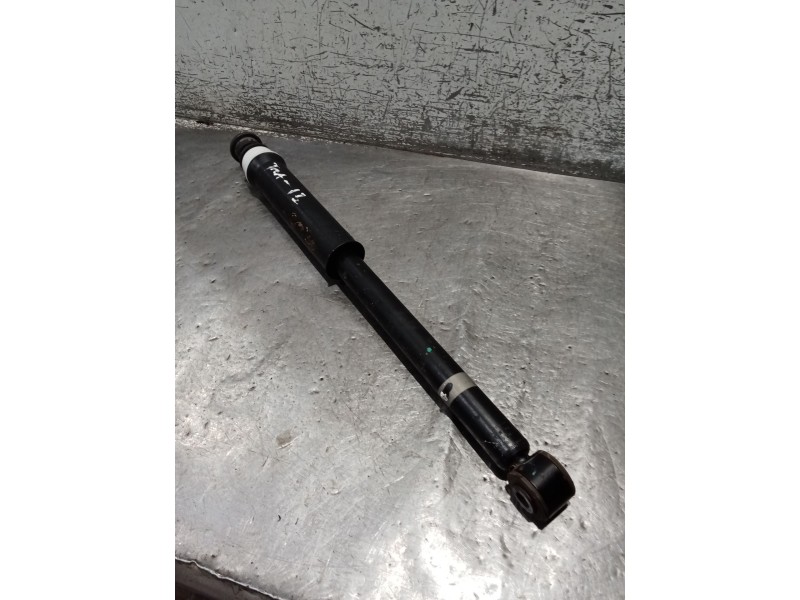 Recambio de amortiguador trasero izquierdo para renault clio v referencia OEM IAM   97
