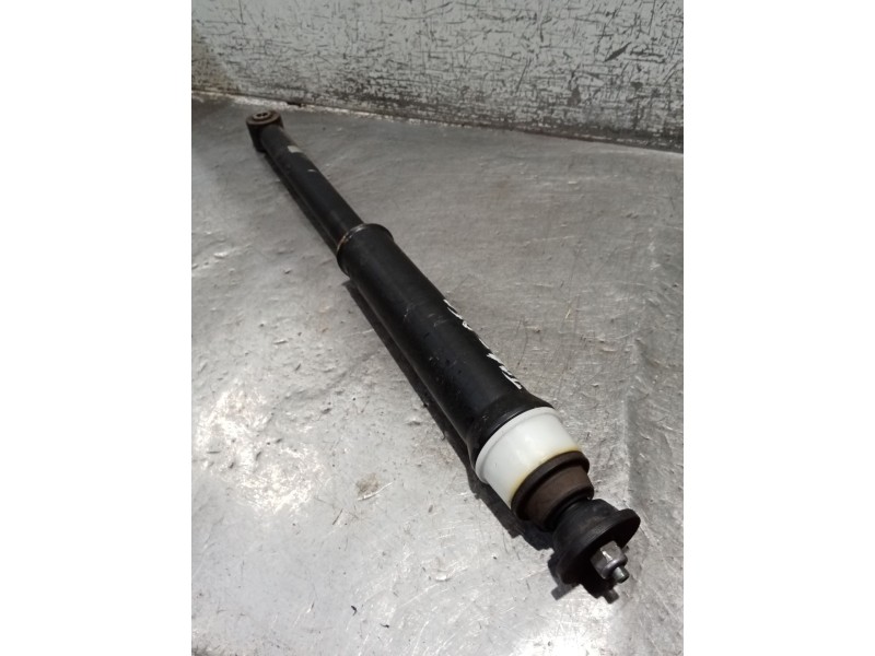 Recambio de amortiguador trasero derecho para renault clio v referencia OEM IAM   97