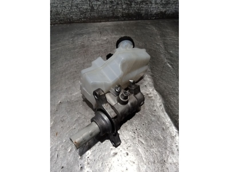 Recambio de bomba freno para renault clio v referencia OEM IAM 460912995R  97