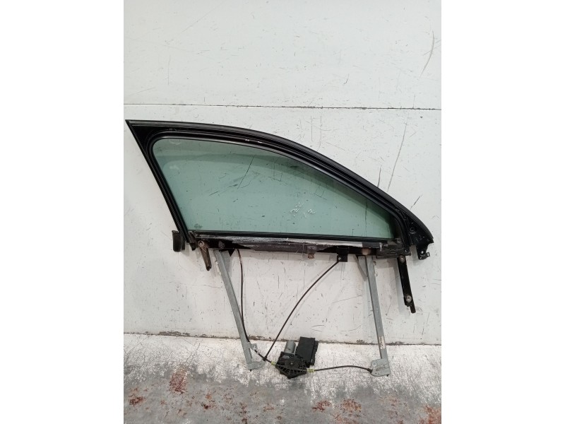 Recambio de elevalunas delantero izquierdo para audi a4 b6 (8e2) 2.5 tdi referencia OEM IAM 8E0837629  2001 4P