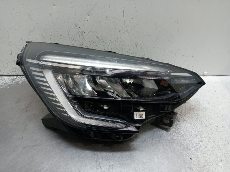 Recambio de faro derecho para renault clio v referencia OEM IAM 260104922R VER FOTOS 2019 LE20A6459
