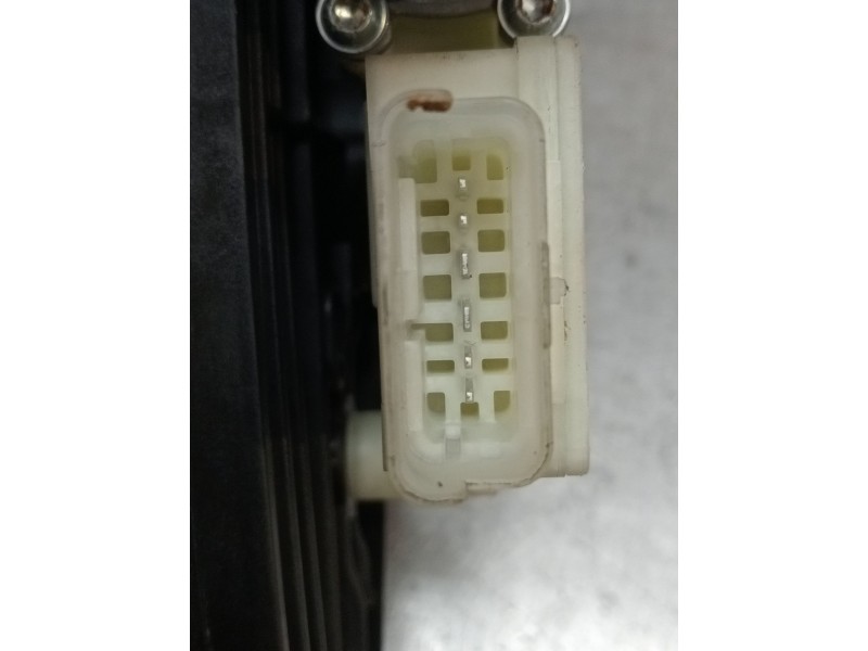 Recambio de elevalunas delantero izquierdo para renault clio v referencia OEM IAM 807216723R 5P 2019