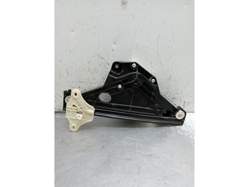 Recambio de elevalunas trasero derecho para renault clio v referencia OEM IAM 827209773R 5P 2019