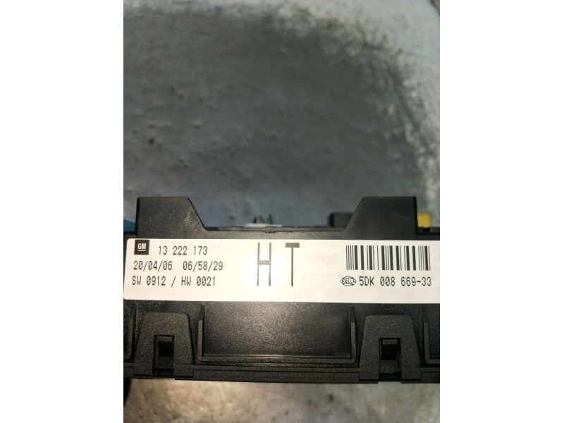 Recambio de caja reles / fusibles para opel astra h gtc (a04) 1.9 cdti (l08) referencia OEM IAM 5DK00866933 13222173 2004