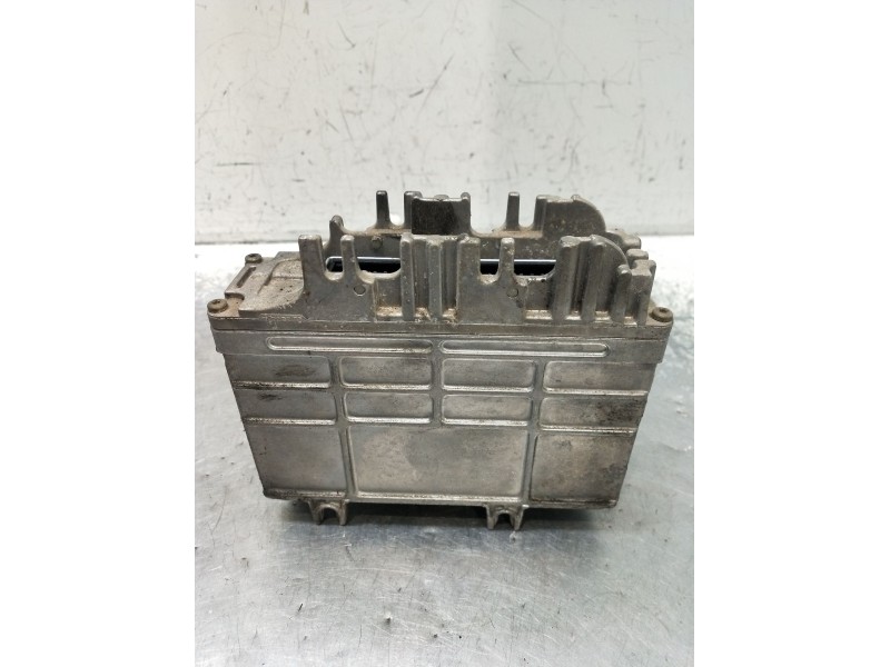 Recambio de centralita motor uce para skoda felicia i (6u1) 1.3 referencia OEM IAM 0261203544 441040460246 26SA3560 1994