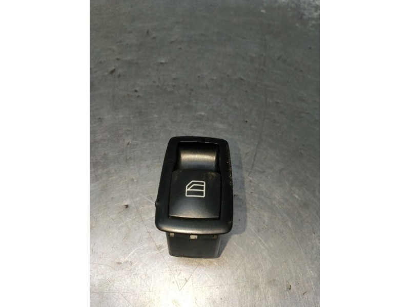 Recambio de mando elevalunas delantero derecho para mercedes-benz clase a (w169) a 160 cdi (169.006, 169.306) referencia OEM IAM