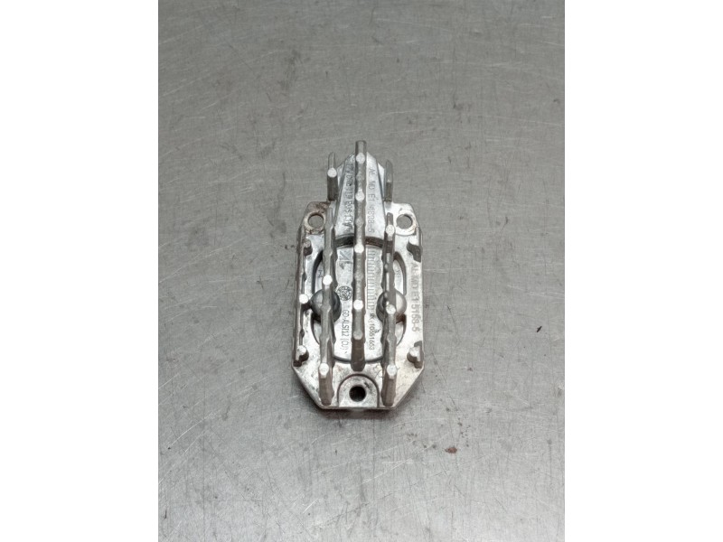 Recambio de modulo electronico para renault clio v referencia OEM IAM 10651653  2019