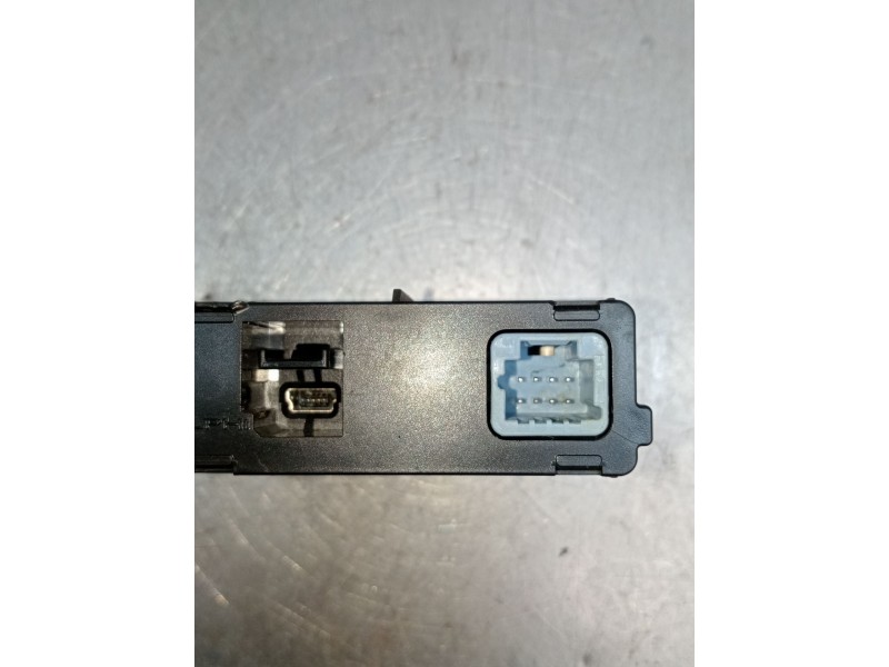 Recambio de modulo electronico para renault clio v referencia OEM IAM 284H39520R 35558344 40002997 2019