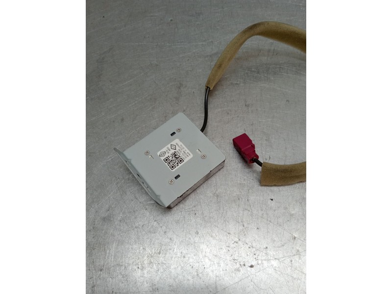 Recambio de modulo electronico para renault clio v referencia OEM IAM 282120588R 201222024B 2019