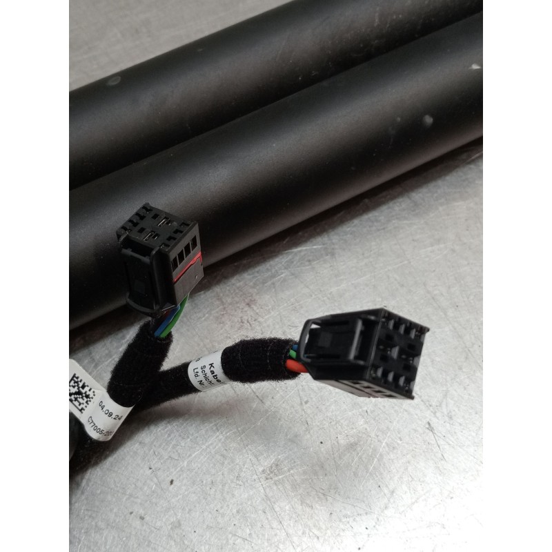 Recambio de amortiguadores maletero / porton para audi q3 (f3b) 35 tfsi referencia OEM IAM 83A827851F 20240911 193528 2024 ELECT